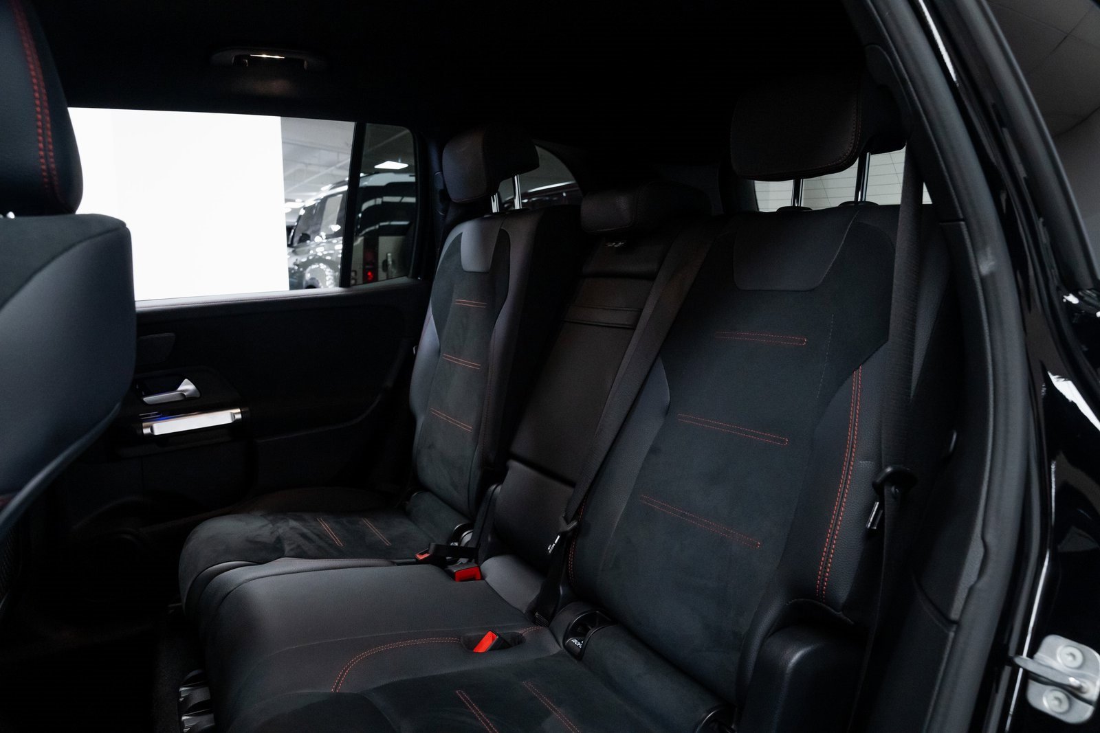 Used 2023 Mercedes-Benz EQB 300 4MATIC image 19