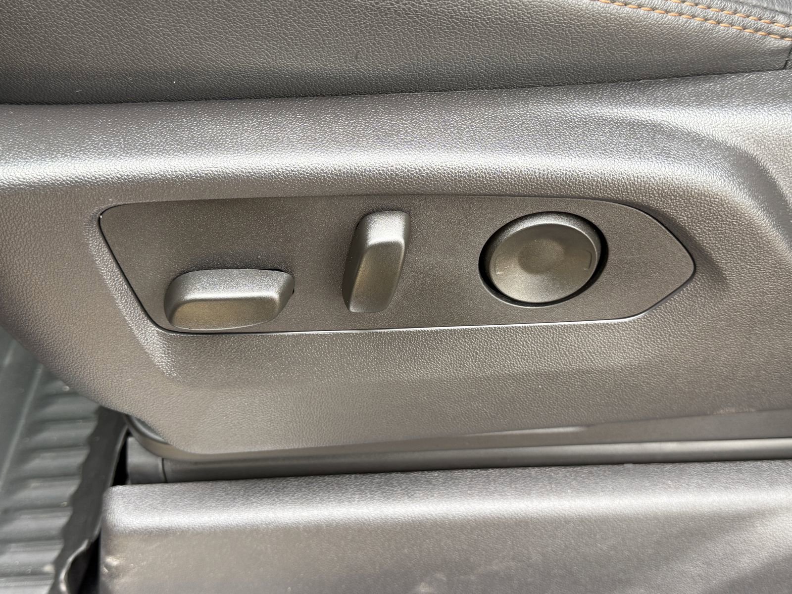 Used 2025 GMC Sierra 2500 AT4 w/ AT4 Premium Plus Package image 20