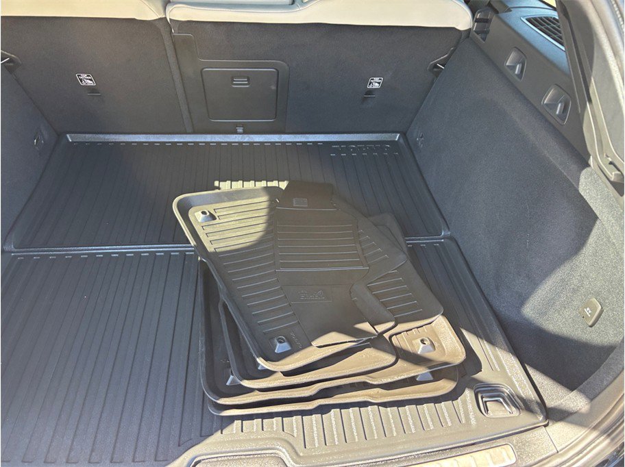 Used 2024 Volvo V60 B5 Cross Country Ultimate w/ Climate Package image 54