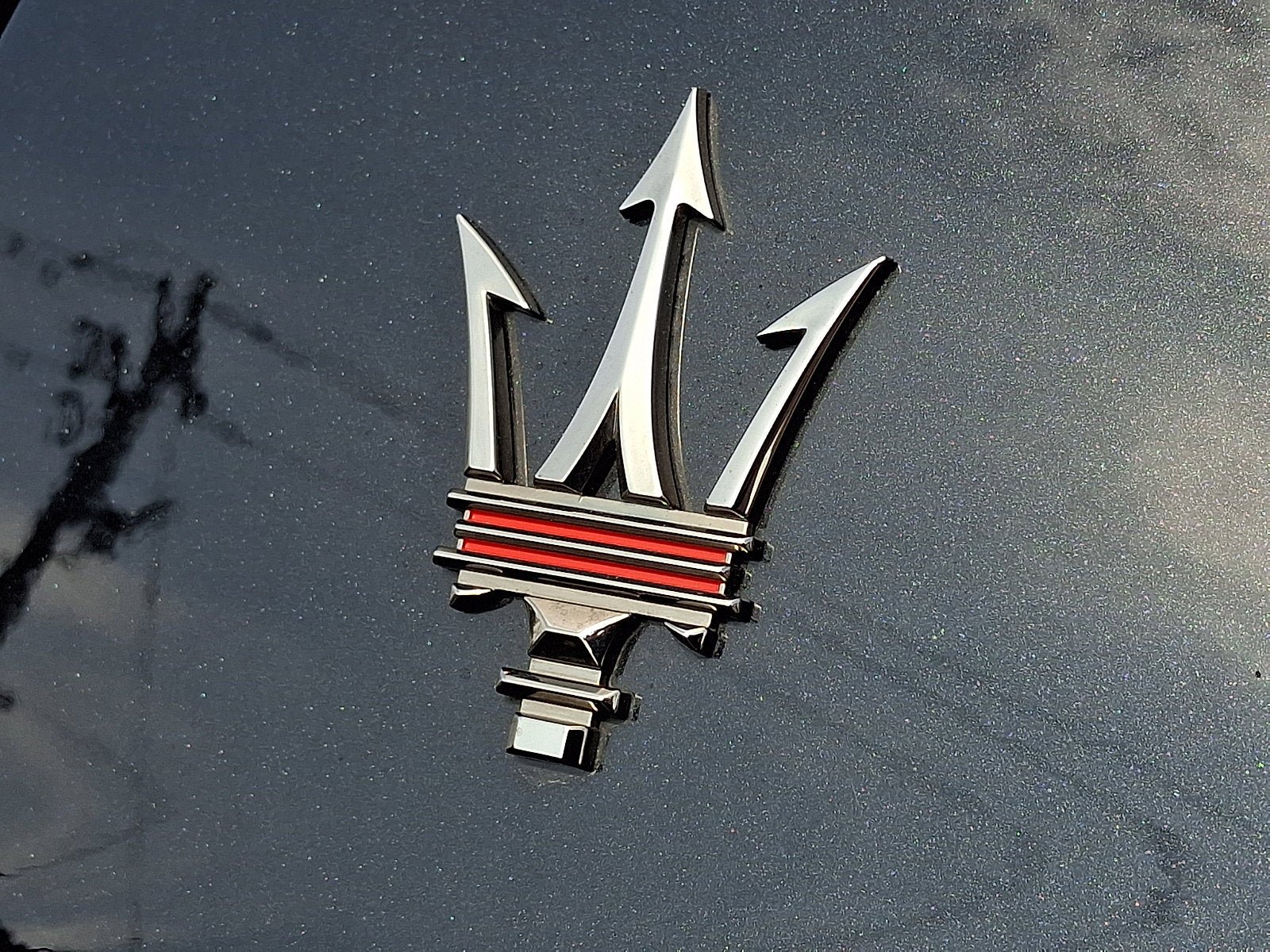 Used 2023 Maserati Levante Trofeo AWD/4WD image 34