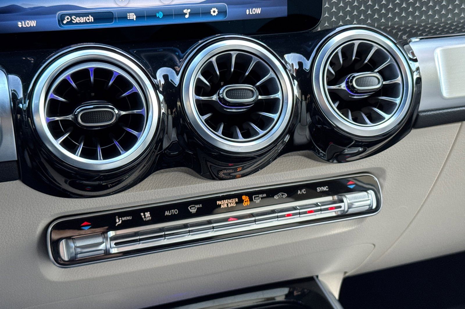 Certified 2025 Mercedes-Benz GLB 250 image 23