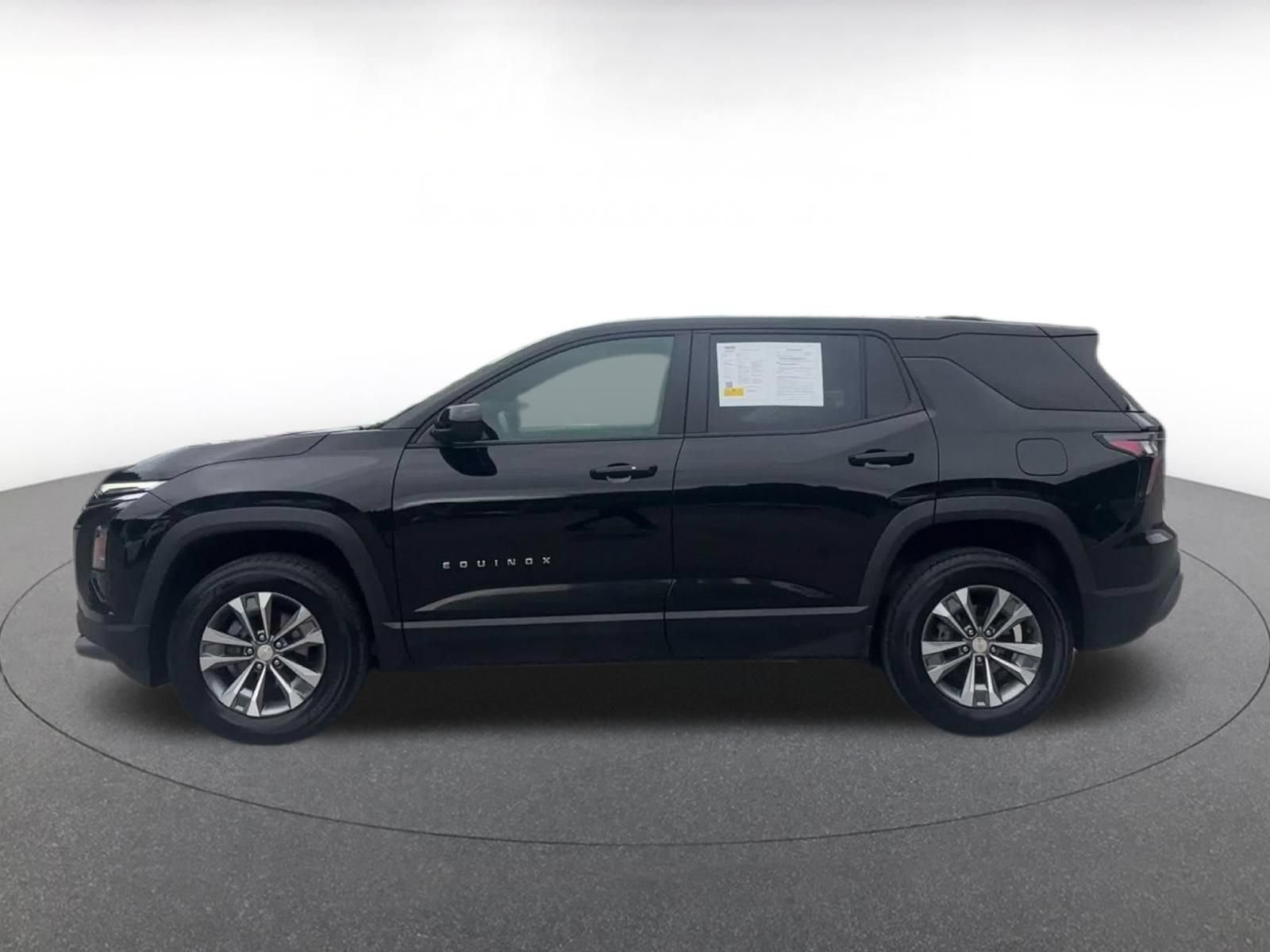 Used 2025 Chevrolet Equinox LT FWD image 8