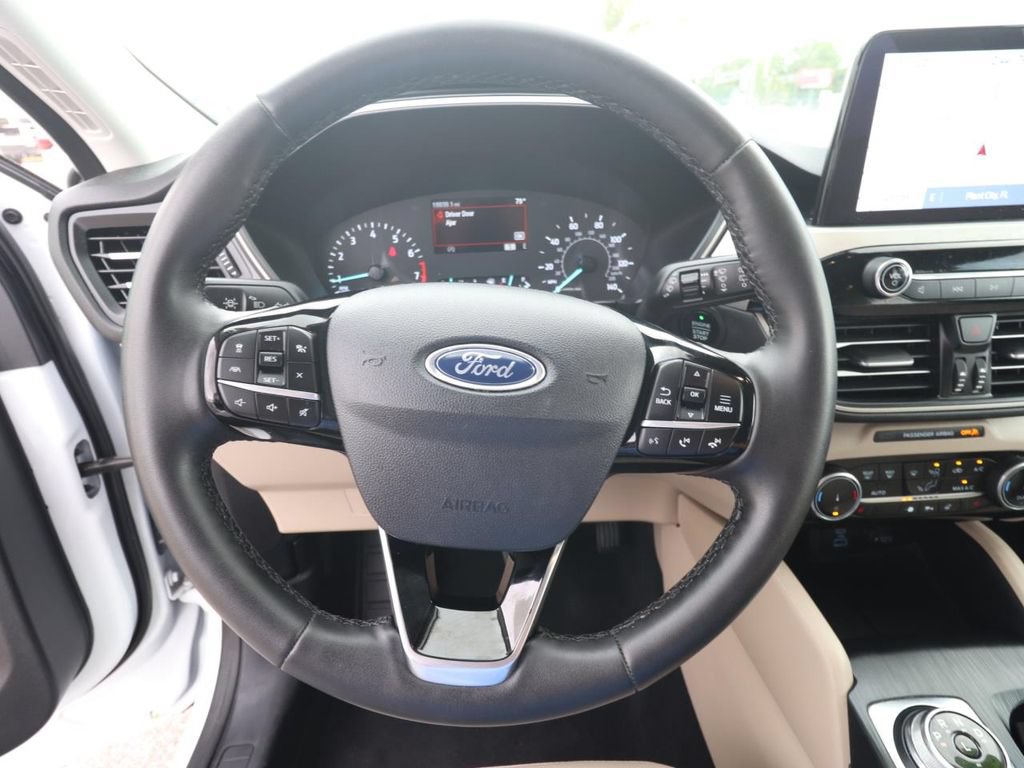 Used 2022 Ford Escape SEL FWD image 17