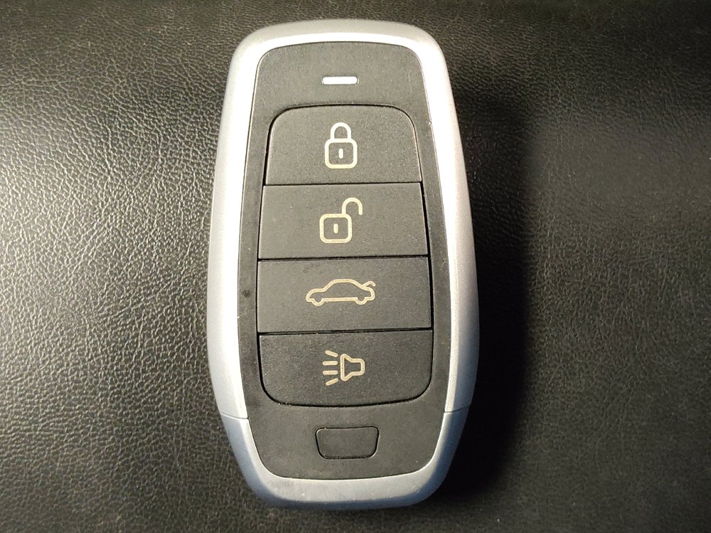 Used 2019 Jeep Cherokee Latitude Plus FWD image 32