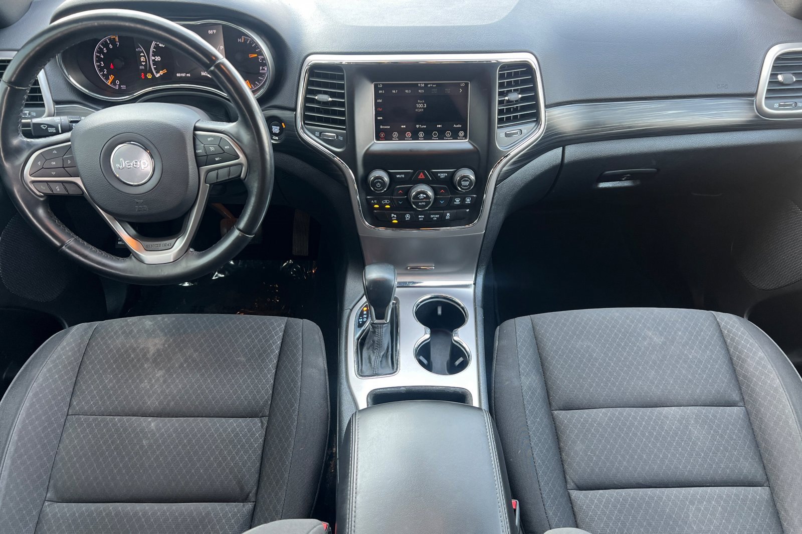 Used 2019 Jeep Grand Cherokee Laredo image 13