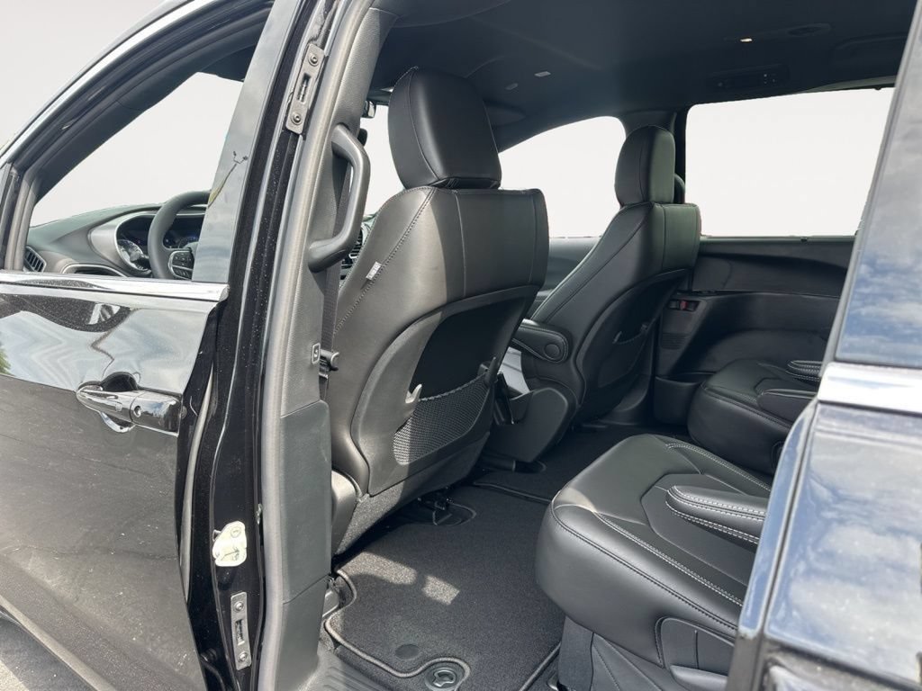 New 2026 Chrysler Voyager LX FWD image 20