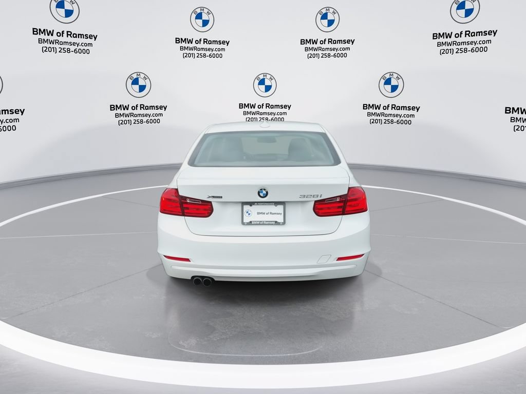 Used 2014 BMW 328i xDrive Sedan AWD/4WD image 7