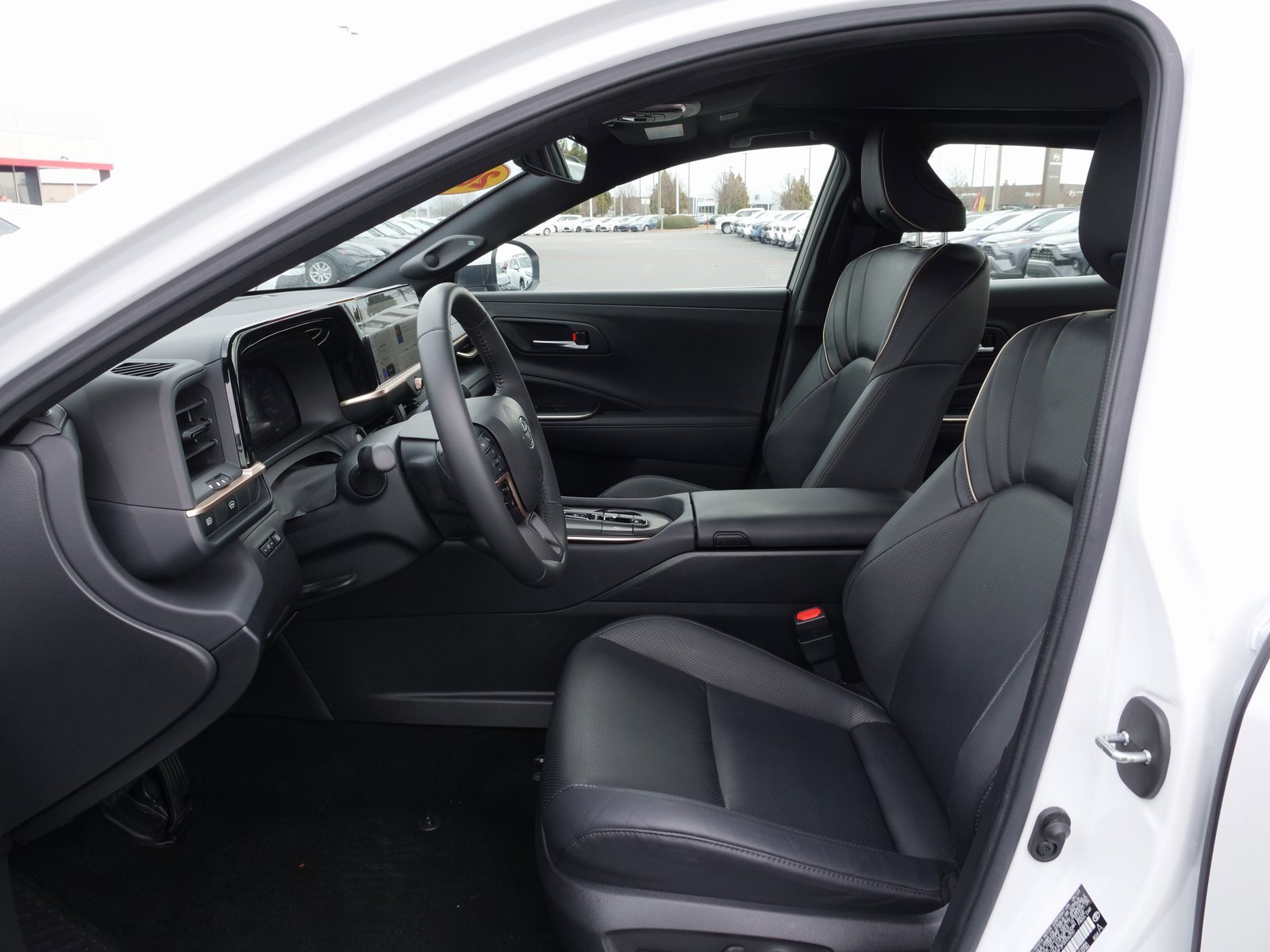 Used 2023 Toyota Crown Limited image 14