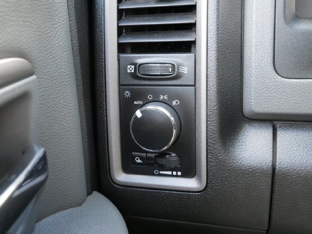 Used 2018 RAM 2500 Tradesman w/ Chrome Appearance Group AWD/4WD image 25