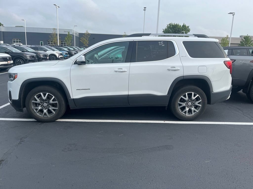 Used 2023 GMC Acadia SLT AWD/4WD image 2