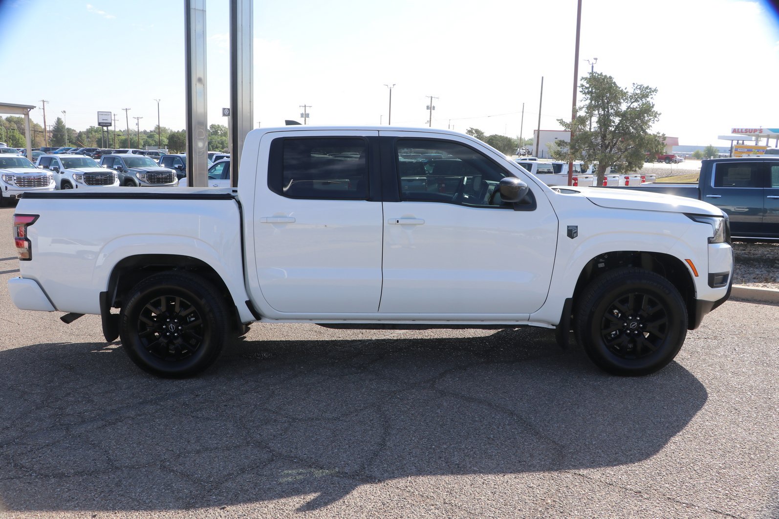 Used 2026 Nissan Frontier SV w/ SV Convenience Package AWD/4WD image 8