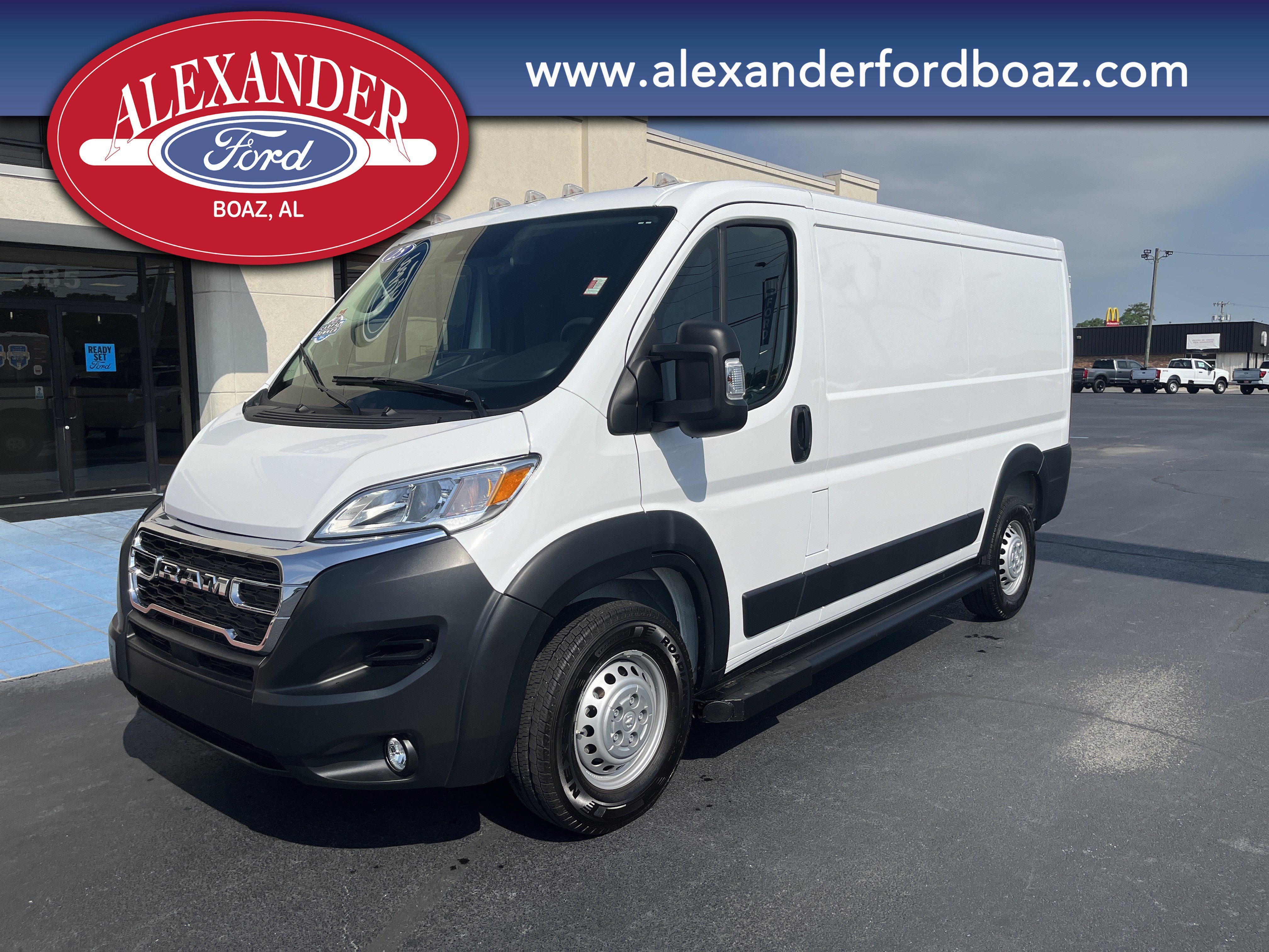 Used 2025 RAM ProMaster 2500 w/ U-Haul Equipment Group FWD image 1