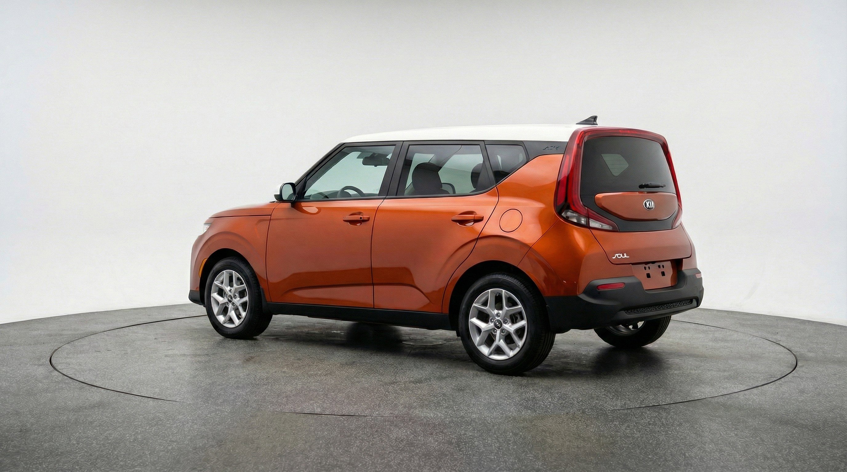 Used 2025 Kia Soul LX w/ LX Technology Package image 6