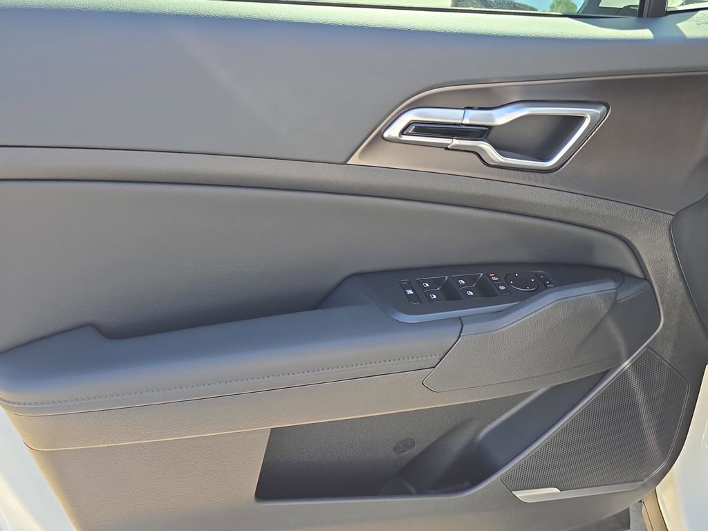 New 2026 Kia Sportage EX image 18