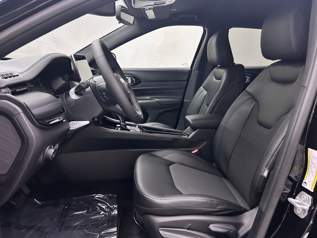 New 2026 Jeep Compass Latitude image 12