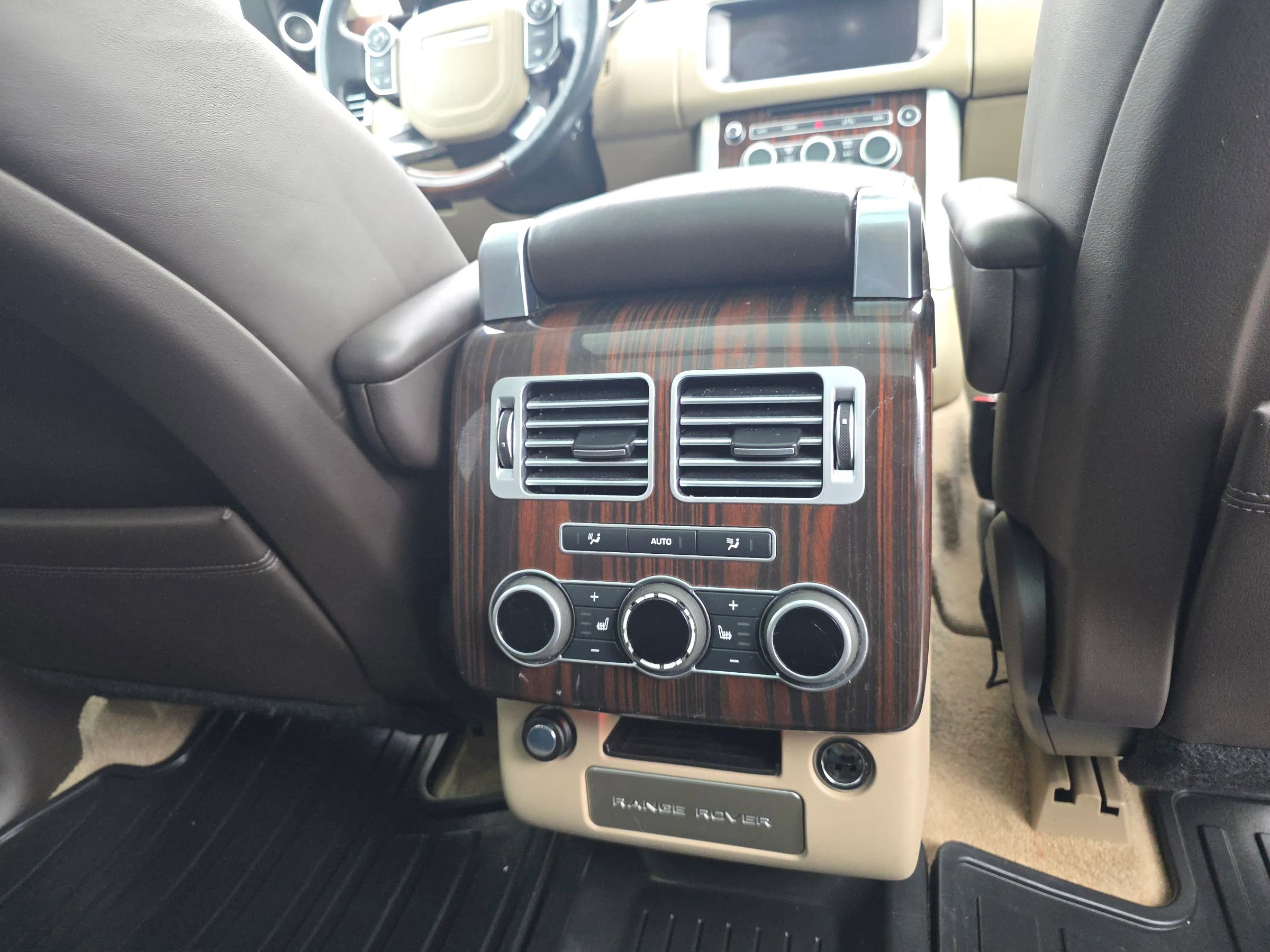 Used 2017 Land Rover Range Rover HSE AWD/4WD image 27