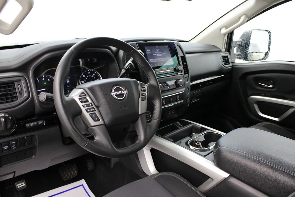 Used 2024 Nissan Titan SV w/ SV Convenience Package image 15