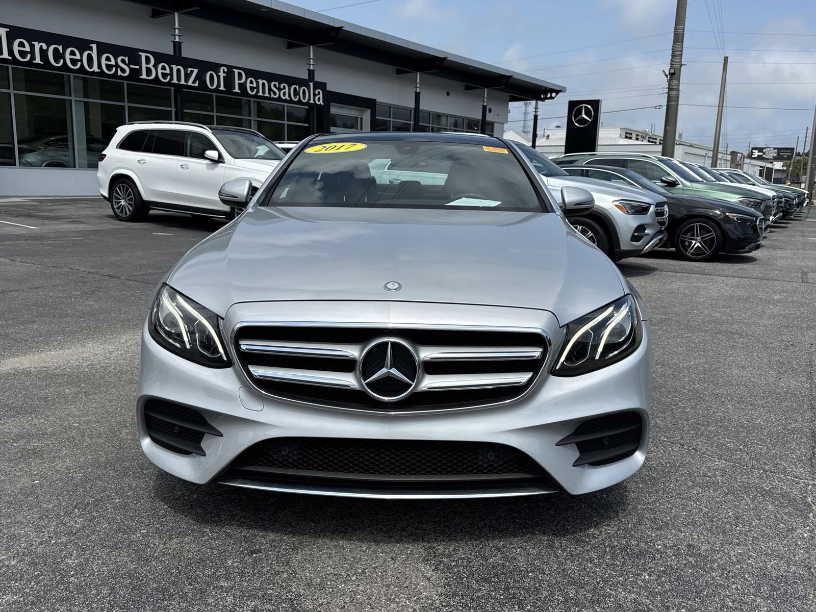 Used 2017 Mercedes-Benz E 300 4MATIC image 8