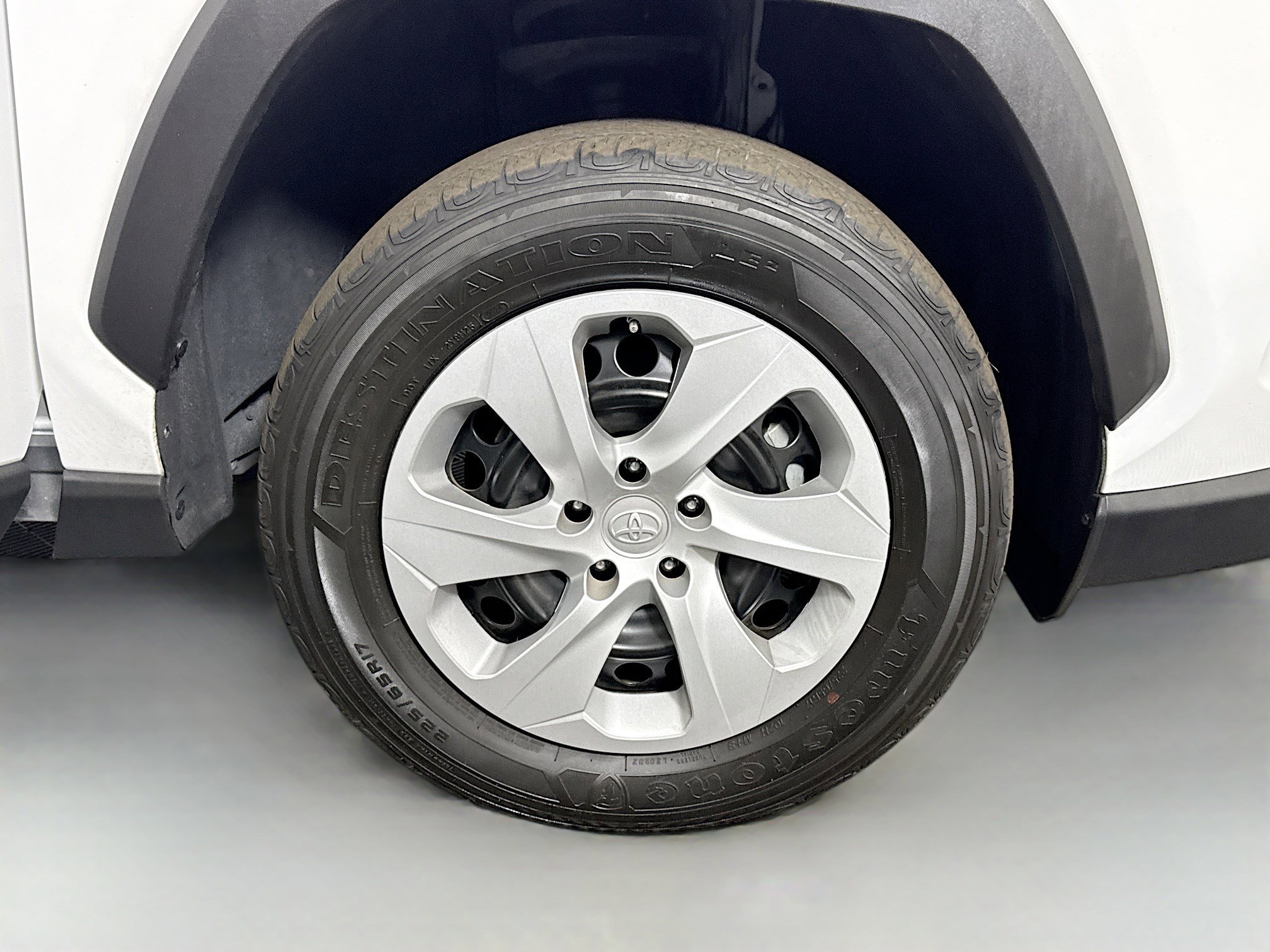 Used 2024 Toyota RAV4 LE image 31