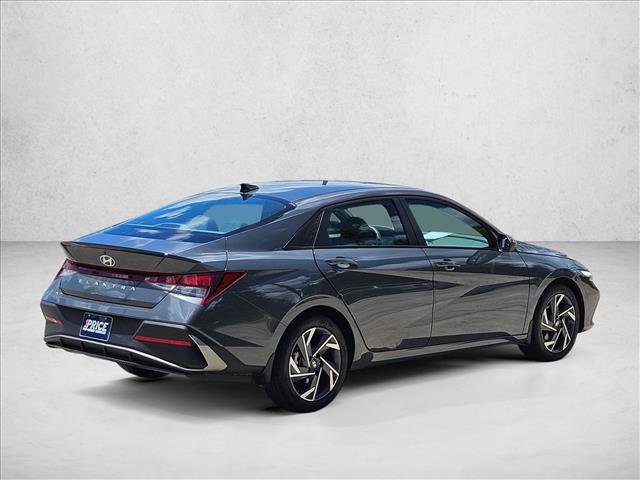 Used 2025 Hyundai Elantra Sport FWD image 5