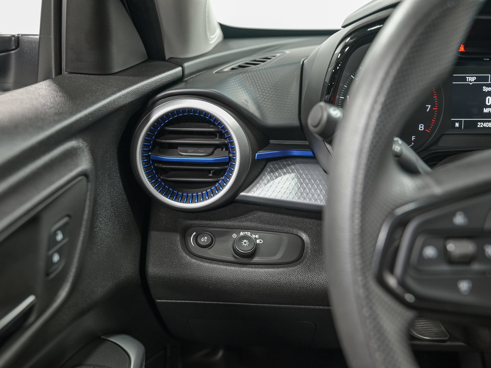 Used 2026 Chevrolet Trax LS w/ LS Convenience Package FWD image 17