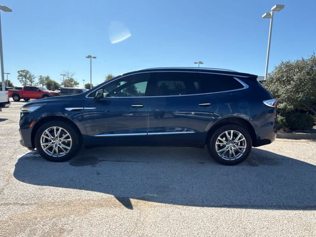 Used 2023 Buick Enclave Essence w/ Experience Buick Package FWD image 2