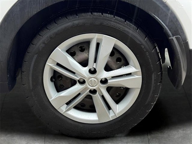 Used 2022 Nissan Kicks S image 7