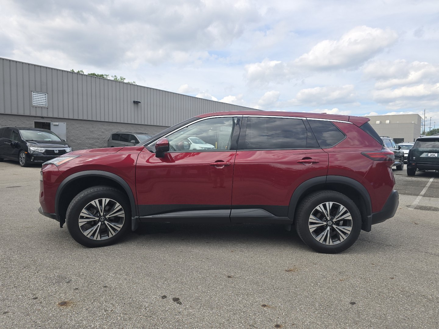 Used 2021 Nissan Rogue SV FWD image 12