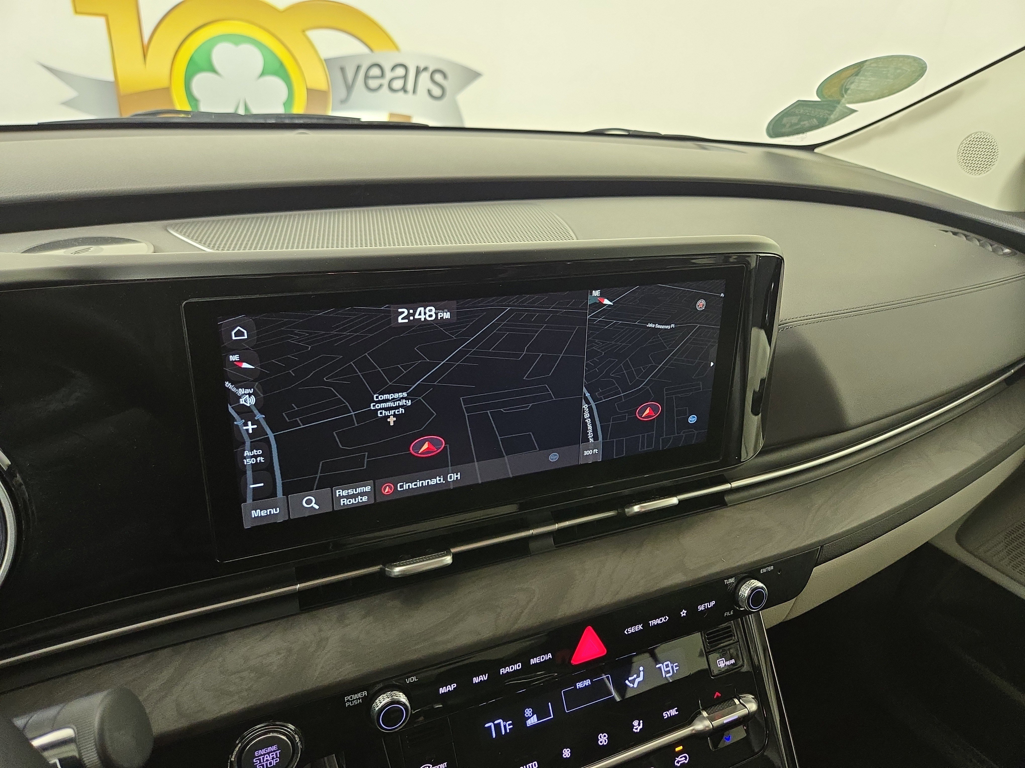 Used 2024 Kia Carnival EX image 22