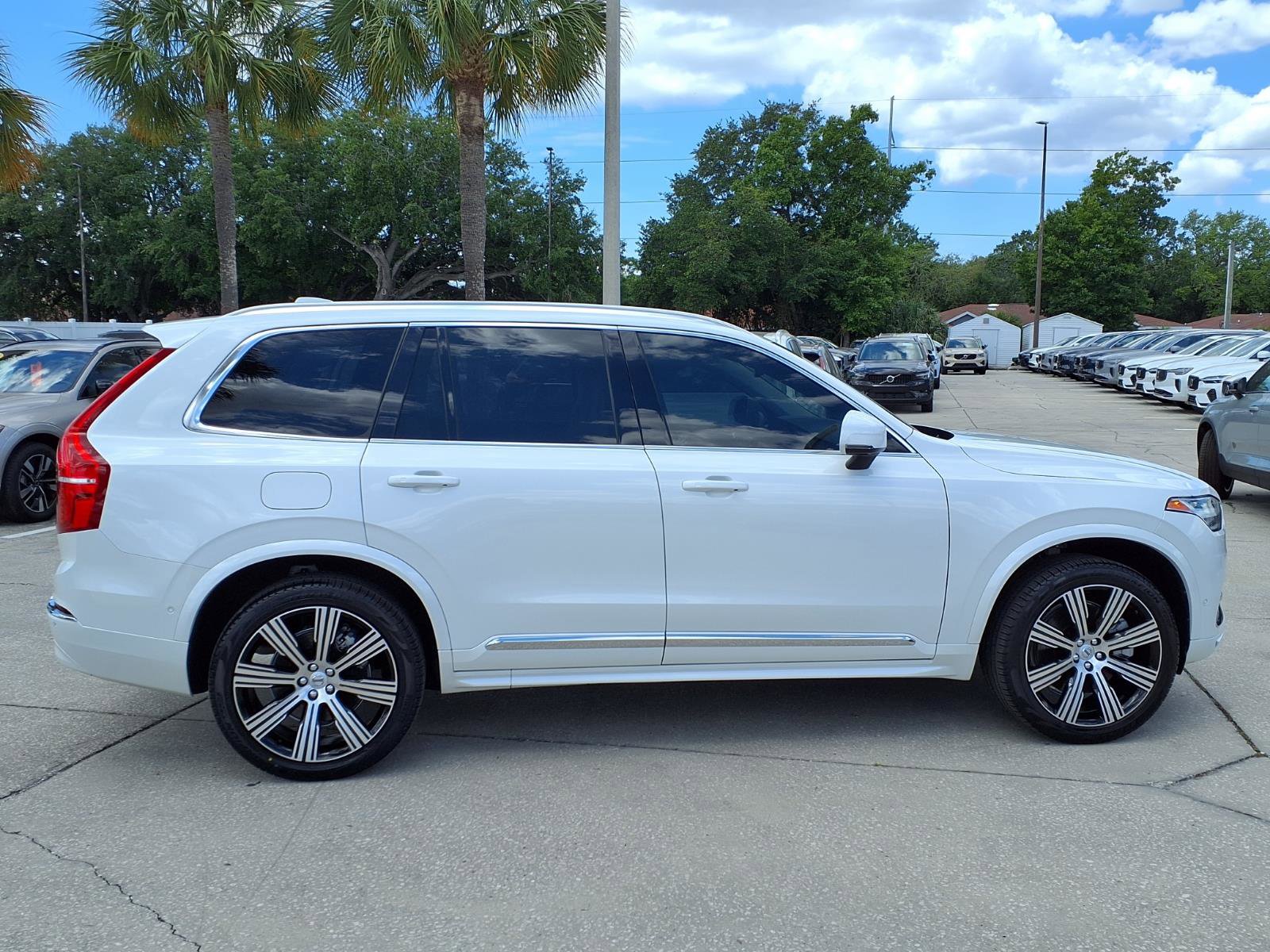 Certified 2025 Volvo XC90 T8 Plus w/ Protection Package Premier AWD/4WD image 8