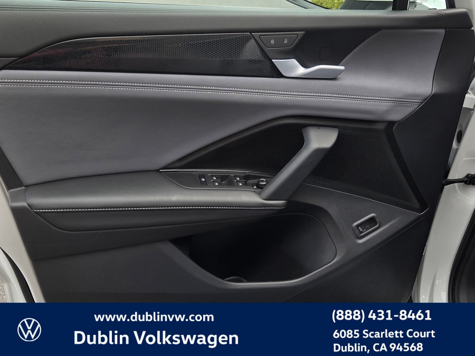 Certified 2026 Volkswagen Tiguan SE AWD/4WD image 10