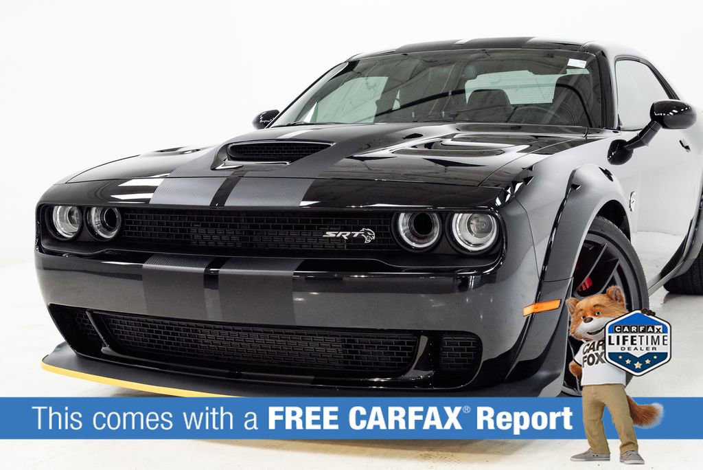 Used 2018 Dodge Challenger SRT Hellcat RWD image 2