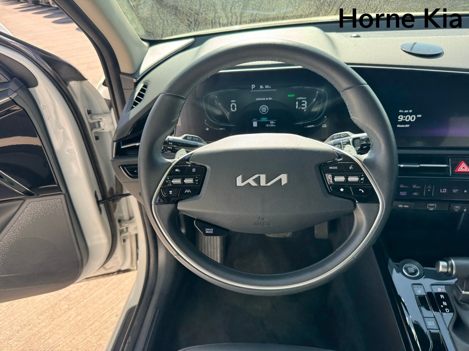 Certified 2024 Kia Niro EX FWD image 16