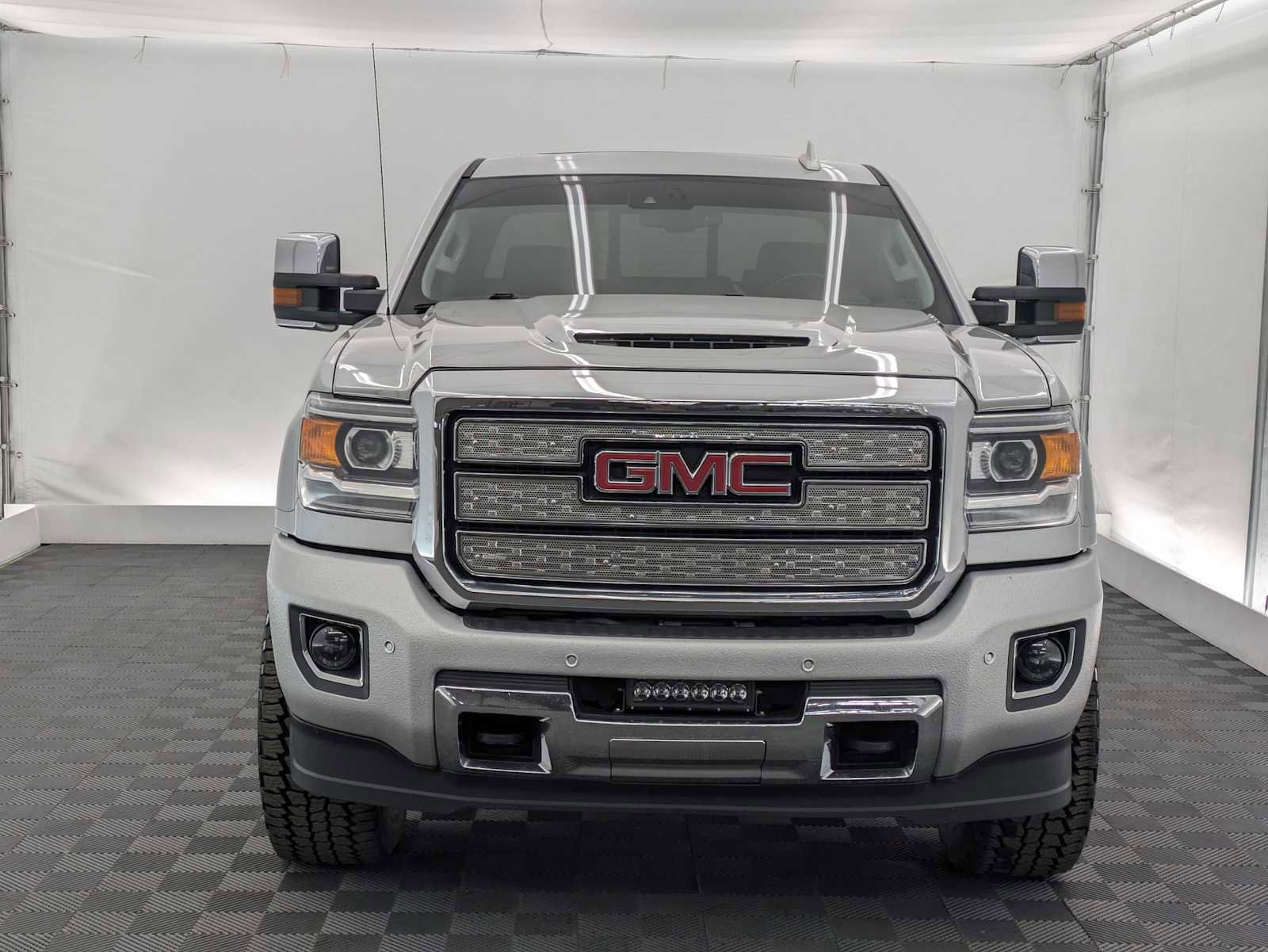 Used 2019 GMC Sierra 2500 Denali image 9