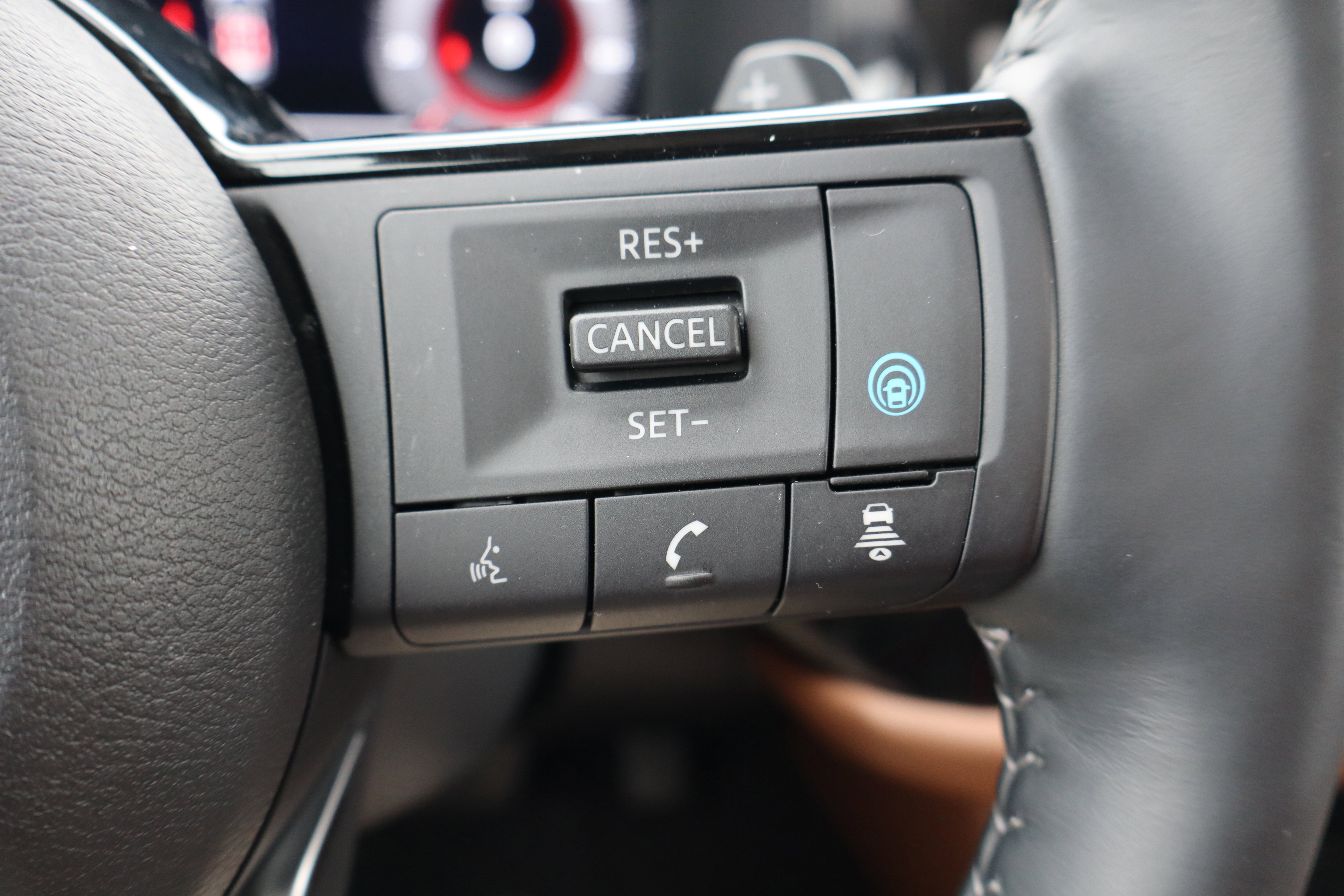 Used 2024 Nissan Pathfinder Platinum w/ Cargo Package image 19