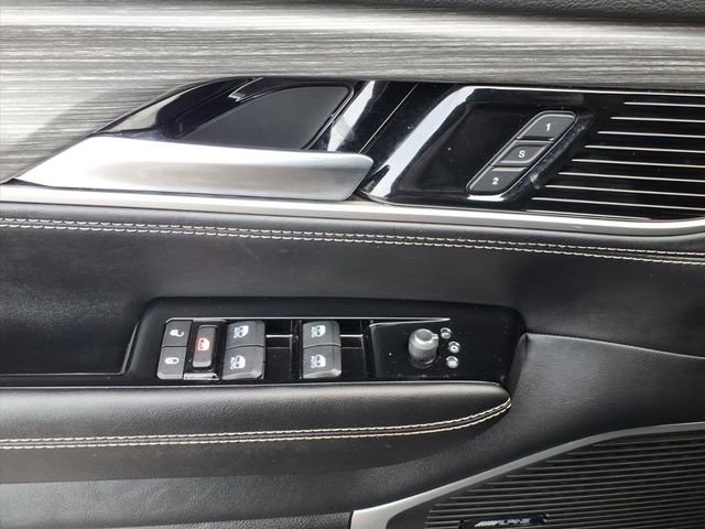 Used 2024 Jeep Wagoneer Series II w/ Flexible Seating Group image 28