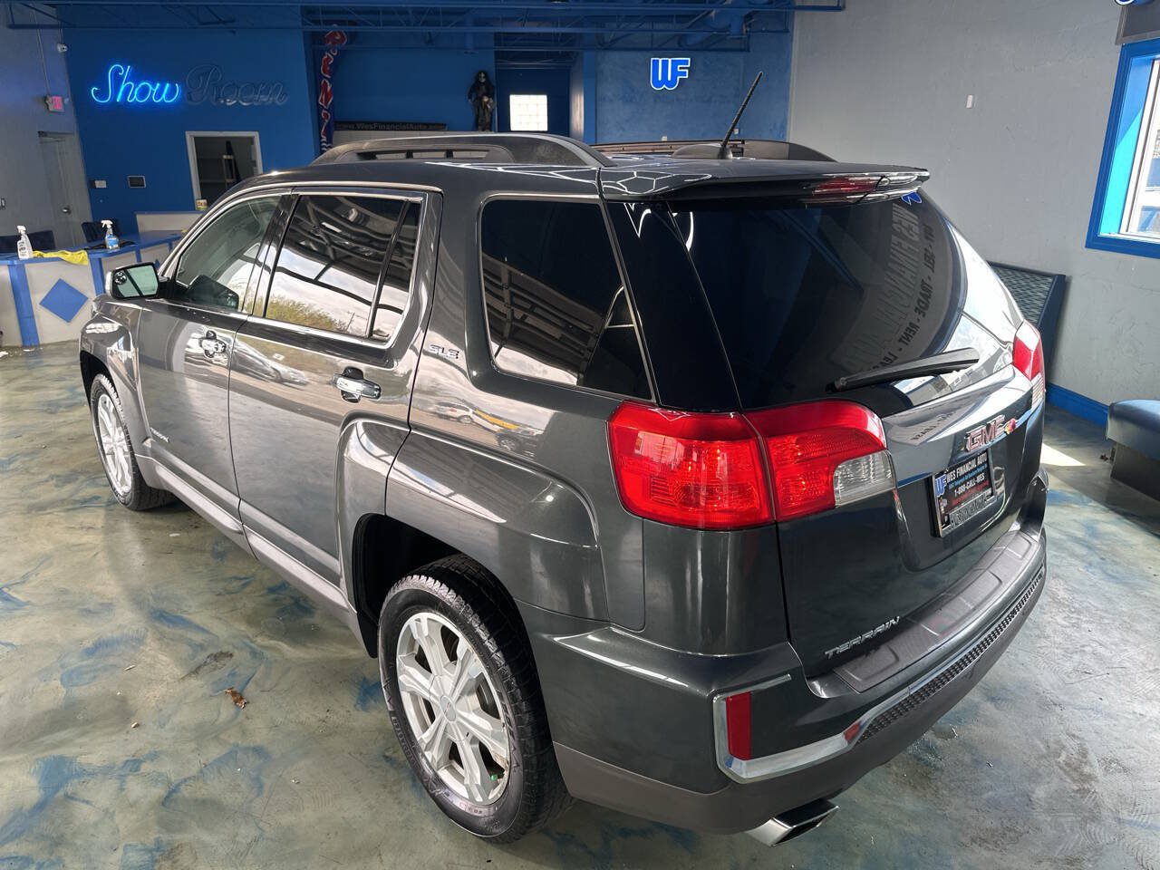 Used 2017 GMC Terrain SLE w/ Chrome Package FWD image 15