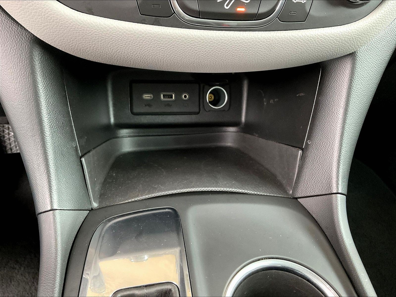 Used 2021 Chevrolet Equinox LS w/ LPO, Blackout Package FWD image 15