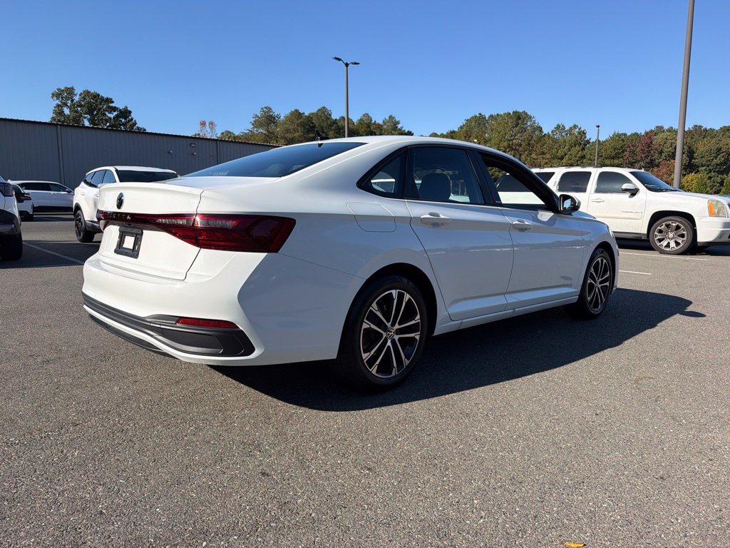 Used 2026 Volkswagen Jetta Sport FWD image 5