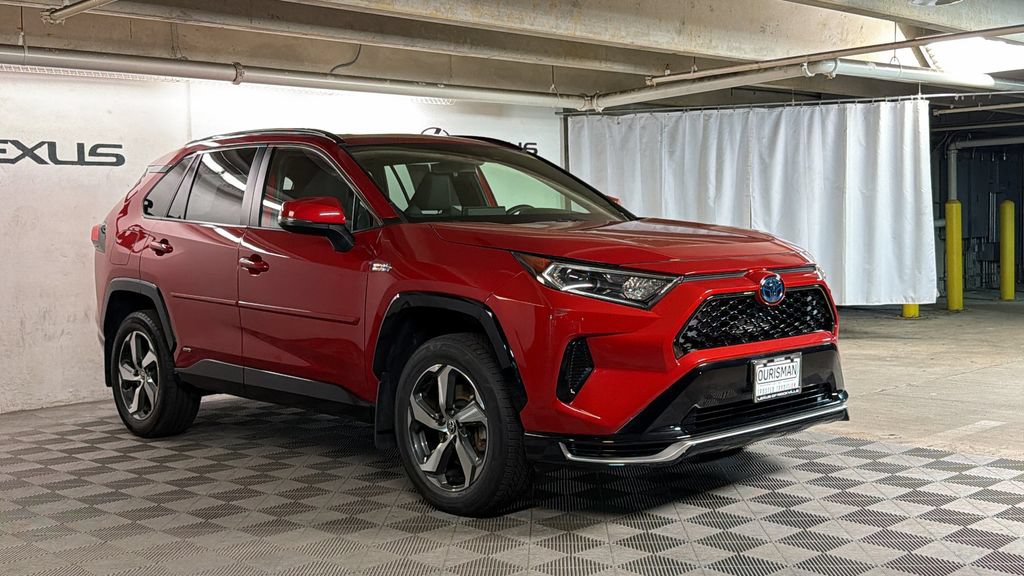 Used 2021 Toyota RAV4 SE w/ Weather & Moonroof Package