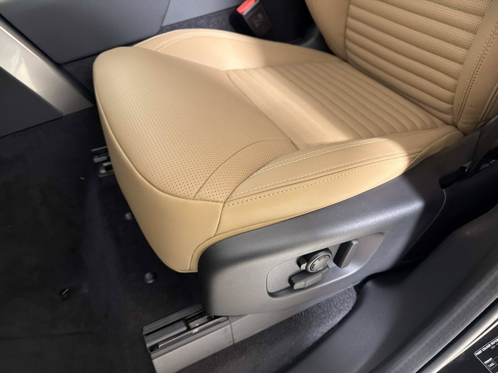 New 2026 Land Rover Discovery Dynamic SE AWD/4WD image 17