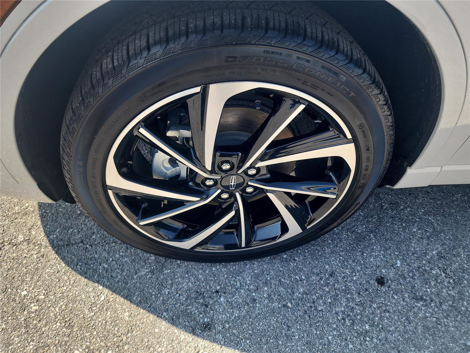 Certified 2024 Lincoln Corsair Grand Touring w/ Equipment Group 301A AWD/4WD image 9