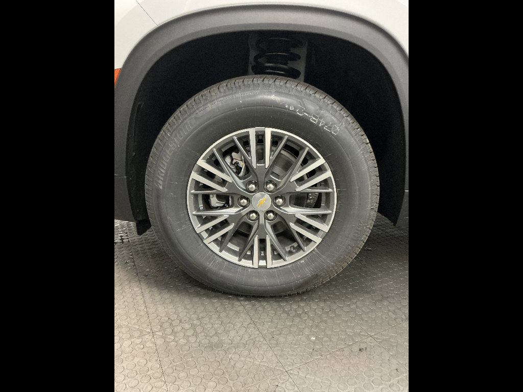 New 2026 Chevrolet Traverse LT w/ LPO, Floor Liner Package FWD image 37