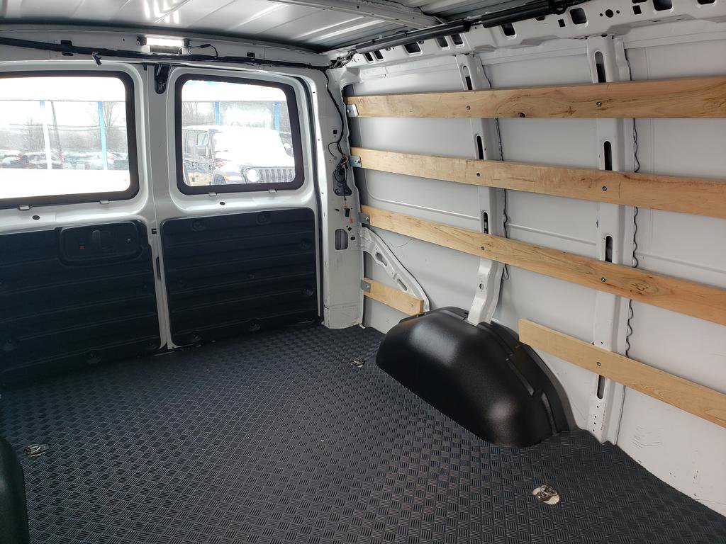 Used 2024 GMC Savana 2500 w/ Driver Convenience Package RWD image 15