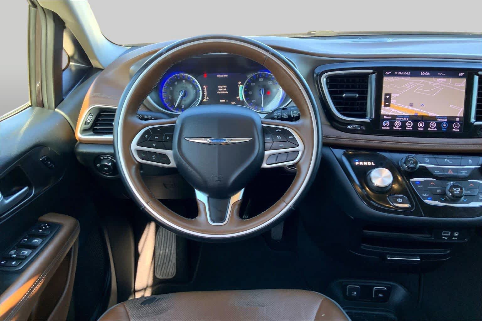 Used 2019 Chrysler Pacifica Limited FWD image 9