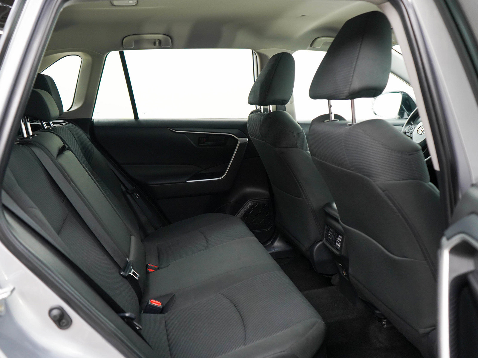 Used 2025 Toyota RAV4 LE AWD/4WD image 12