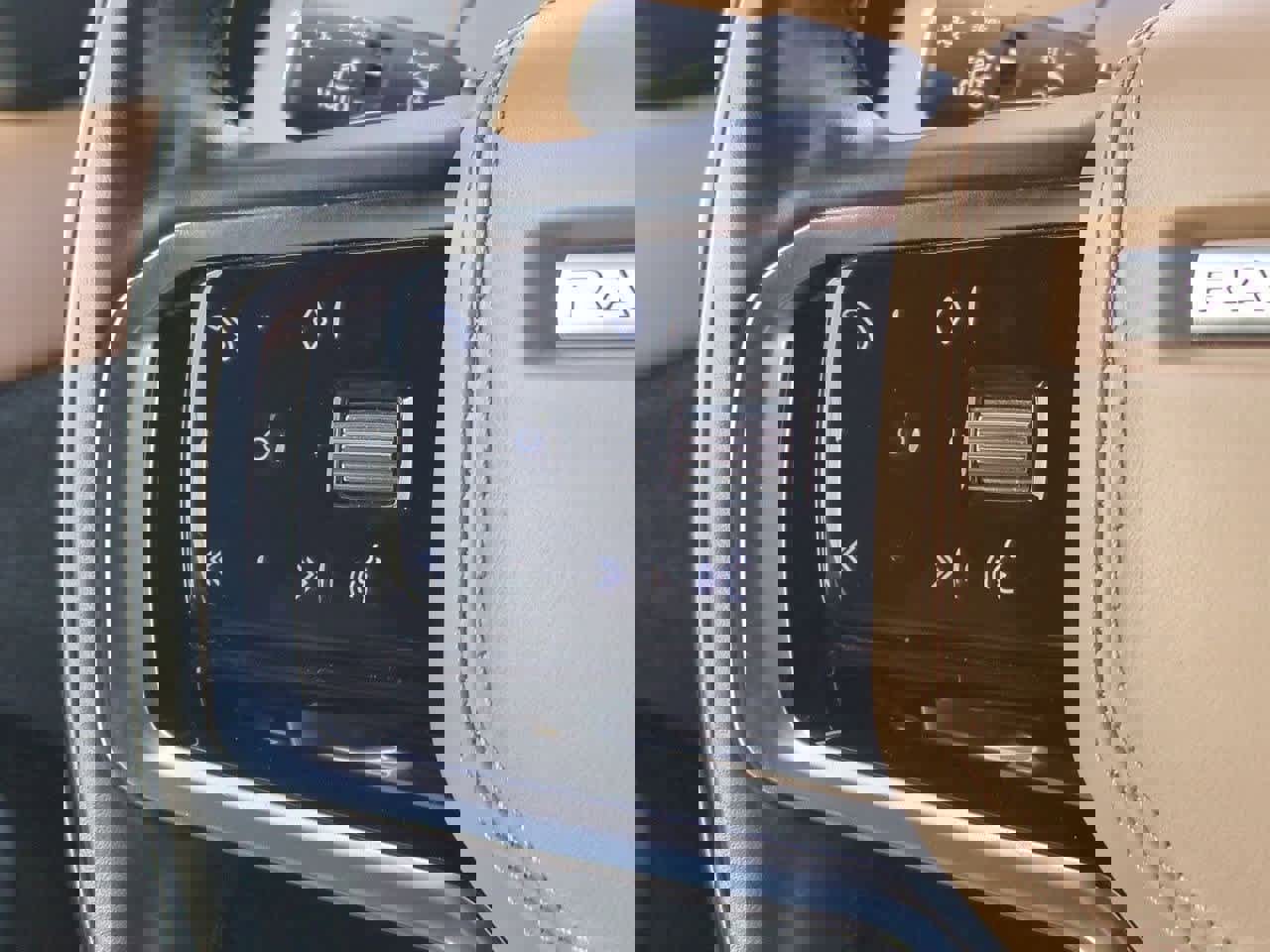 Used 2023 Land Rover Range Rover Sport SE image 24