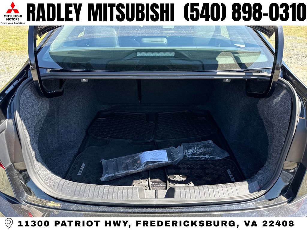 Used 2025 Volkswagen Jetta SE w/ Sunroof Package image 14