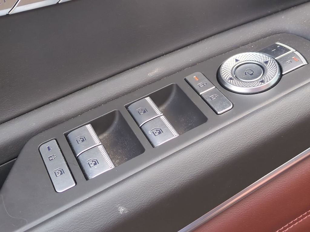 Used 2025 Genesis GV80 3.5T Prestige image 11