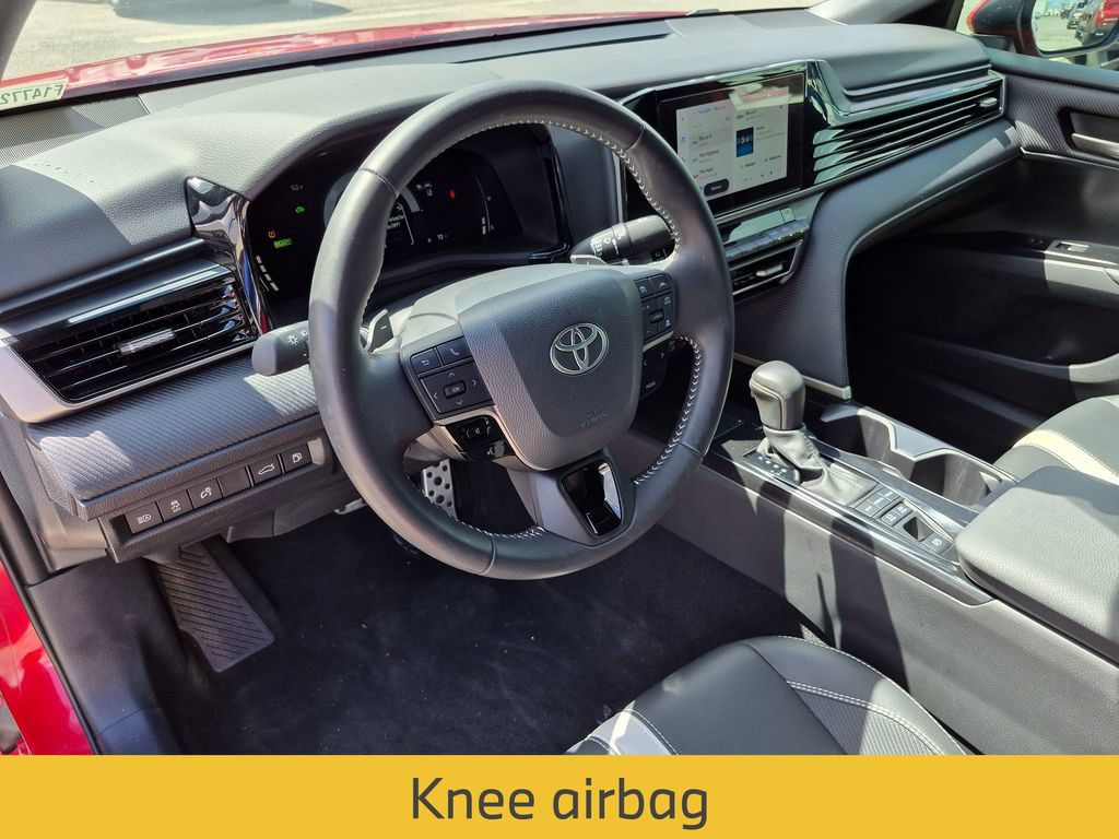 Used 2025 Toyota Camry SE FWD image 32